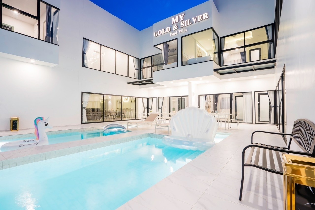 Luxury Pool Villa Experience